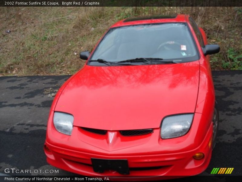 Bright Red / Graphite 2002 Pontiac Sunfire SE Coupe