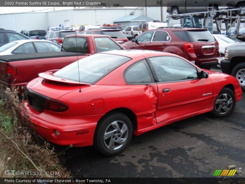 Bright Red / Graphite 2002 Pontiac Sunfire SE Coupe