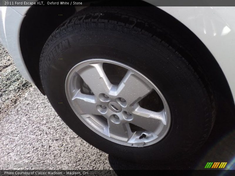 Oxford White / Stone 2011 Ford Escape XLT