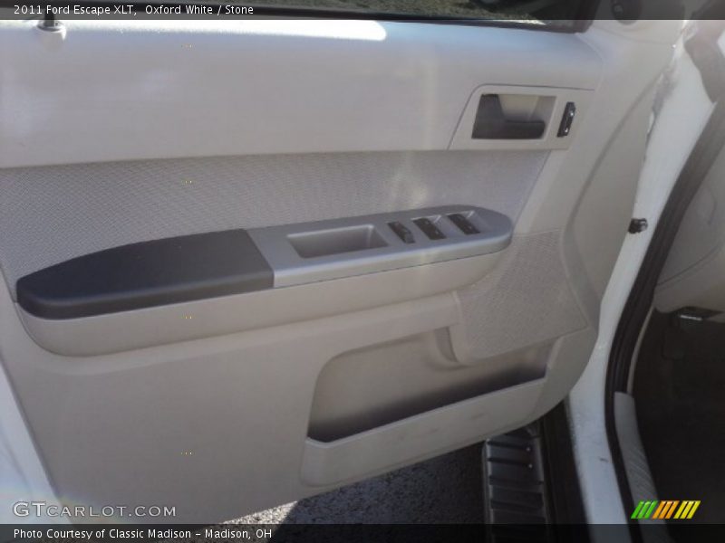 Oxford White / Stone 2011 Ford Escape XLT