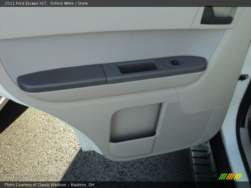 Oxford White / Stone 2011 Ford Escape XLT