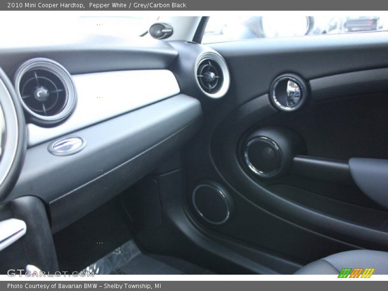 Pepper White / Grey/Carbon Black 2010 Mini Cooper Hardtop