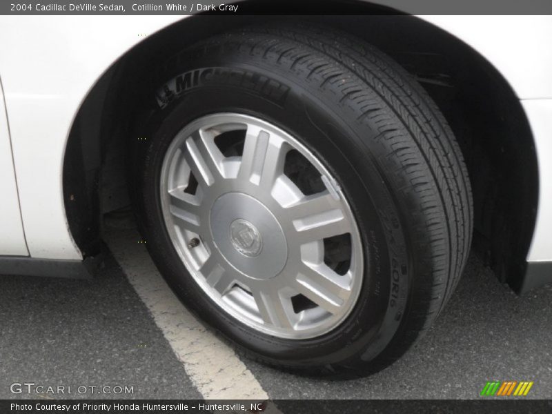 Cotillion White / Dark Gray 2004 Cadillac DeVille Sedan