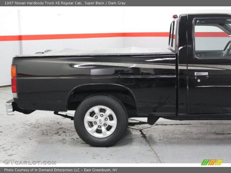 Super Black / Dark Gray 1997 Nissan Hardbody Truck XE Regular Cab
