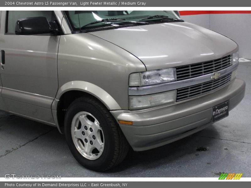 Light Pewter Metallic / Medium Gray 2004 Chevrolet Astro LS Passenger Van
