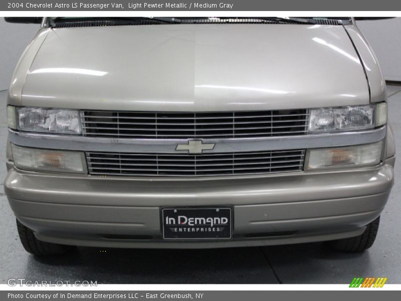 Light Pewter Metallic / Medium Gray 2004 Chevrolet Astro LS Passenger Van