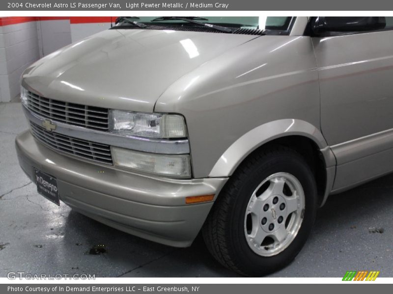 Light Pewter Metallic / Medium Gray 2004 Chevrolet Astro LS Passenger Van