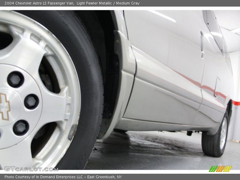 Light Pewter Metallic / Medium Gray 2004 Chevrolet Astro LS Passenger Van