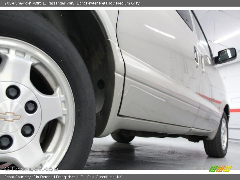 Light Pewter Metallic / Medium Gray 2004 Chevrolet Astro LS Passenger Van