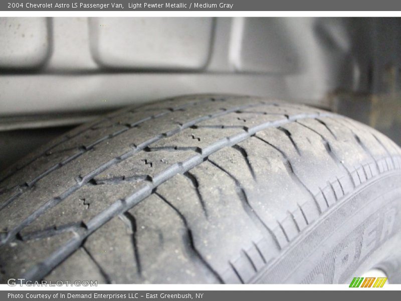 Light Pewter Metallic / Medium Gray 2004 Chevrolet Astro LS Passenger Van