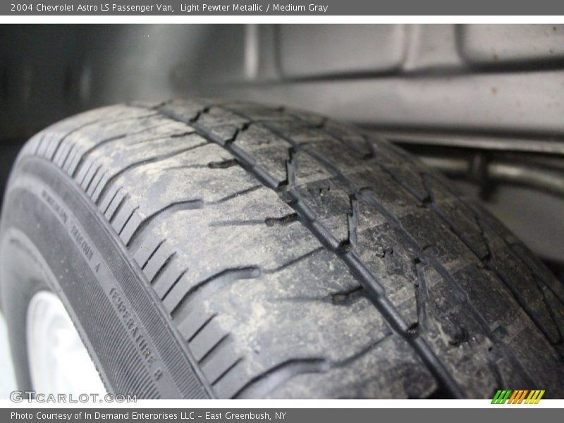 Light Pewter Metallic / Medium Gray 2004 Chevrolet Astro LS Passenger Van