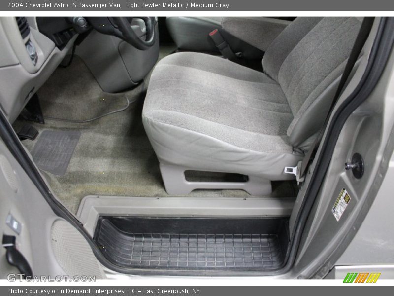 Light Pewter Metallic / Medium Gray 2004 Chevrolet Astro LS Passenger Van