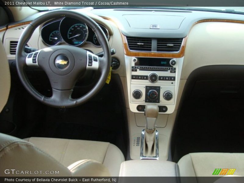 White Diamond Tricoat / Cocoa/Cashmere 2011 Chevrolet Malibu LT