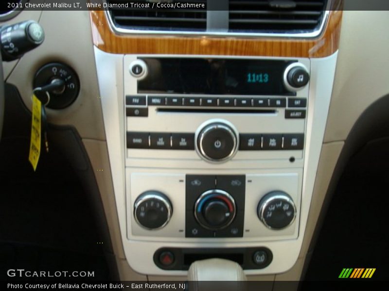White Diamond Tricoat / Cocoa/Cashmere 2011 Chevrolet Malibu LT