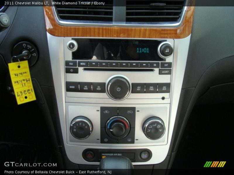 White Diamond Tricoat / Ebony 2011 Chevrolet Malibu LT