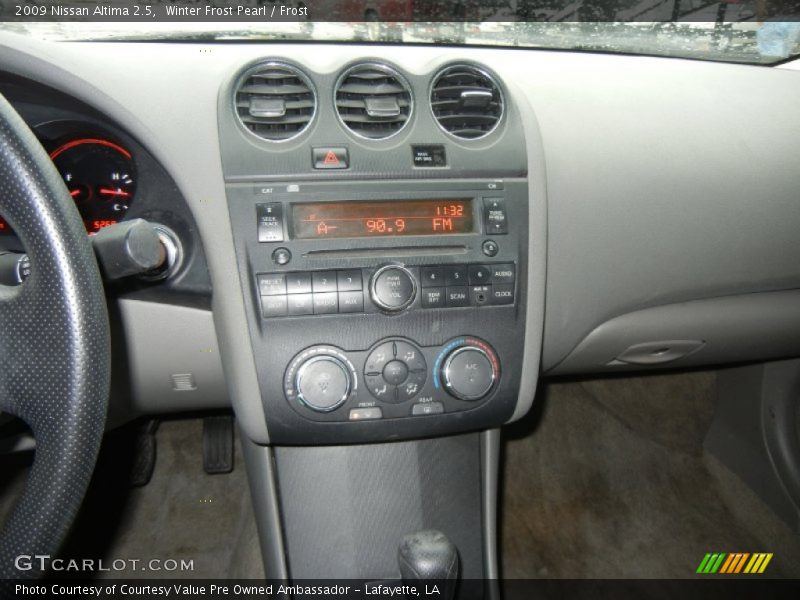 Winter Frost Pearl / Frost 2009 Nissan Altima 2.5