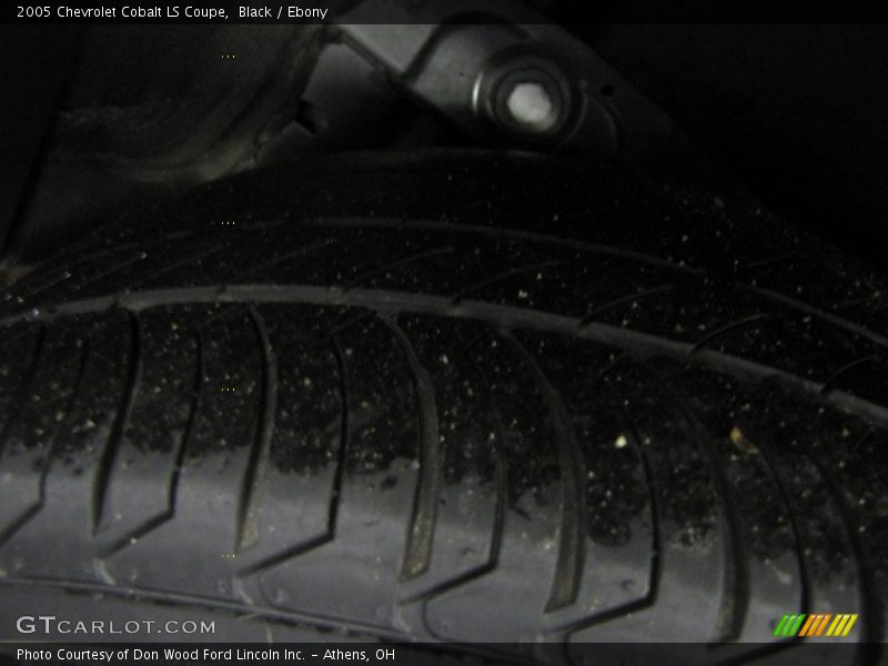 Black / Ebony 2005 Chevrolet Cobalt LS Coupe