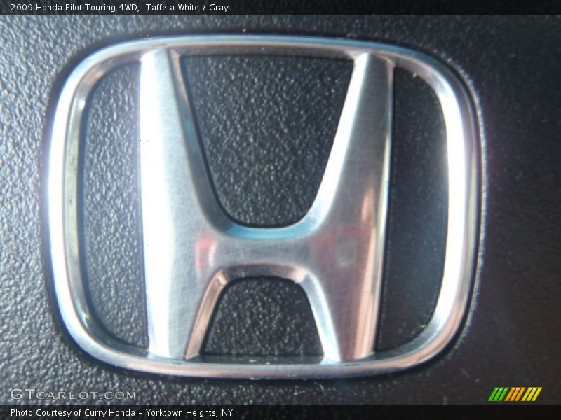 Taffeta White / Gray 2009 Honda Pilot Touring 4WD
