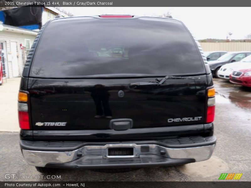 Black / Gray/Dark Charcoal 2005 Chevrolet Tahoe LS 4x4