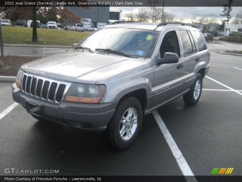 Silverstone Metallic / Dark Slate Gray 2002 Jeep Grand Cherokee Laredo 4x4