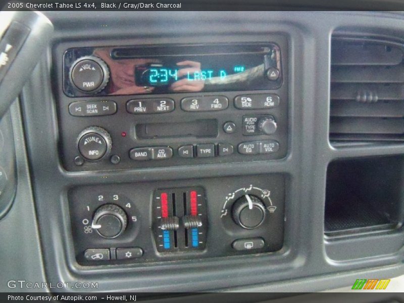 Black / Gray/Dark Charcoal 2005 Chevrolet Tahoe LS 4x4