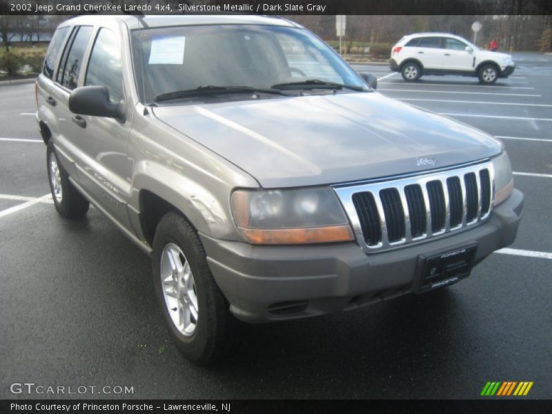 Silverstone Metallic / Dark Slate Gray 2002 Jeep Grand Cherokee Laredo 4x4