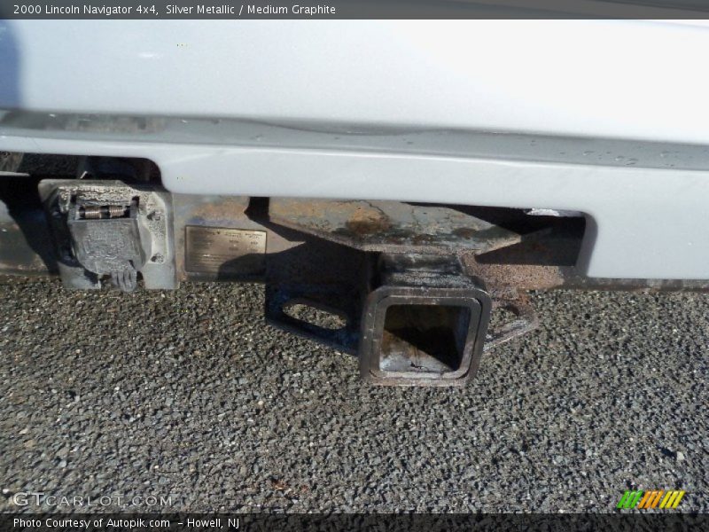 Silver Metallic / Medium Graphite 2000 Lincoln Navigator 4x4