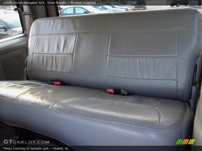 Silver Metallic / Medium Graphite 2000 Lincoln Navigator 4x4