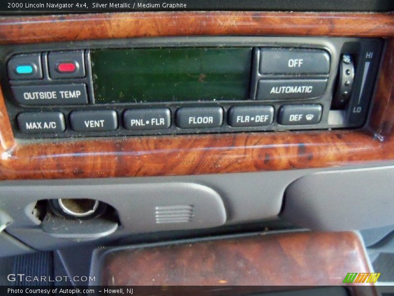 Silver Metallic / Medium Graphite 2000 Lincoln Navigator 4x4