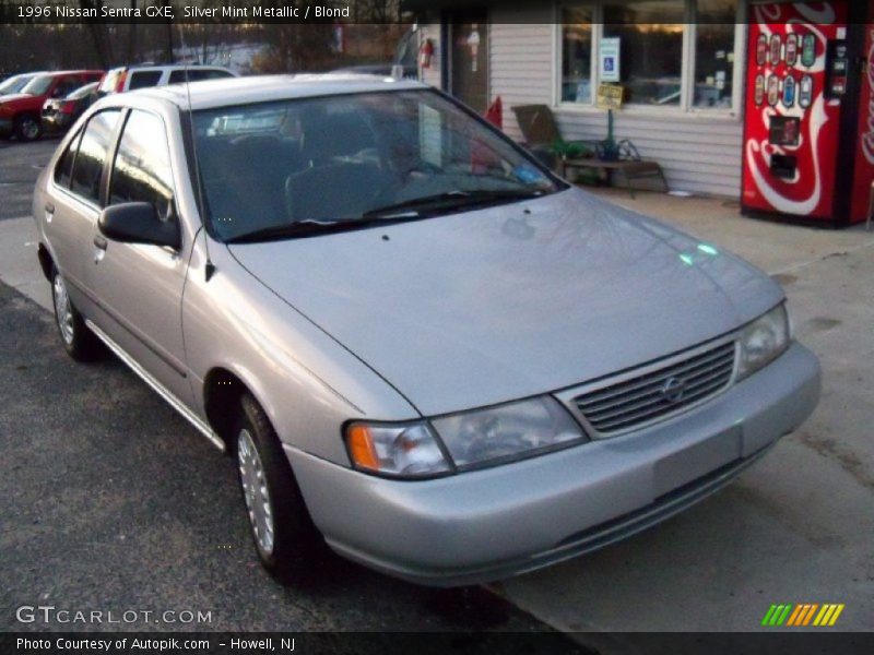 Silver Mint Metallic / Blond 1996 Nissan Sentra GXE