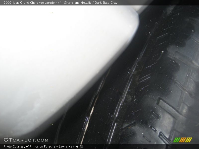 Silverstone Metallic / Dark Slate Gray 2002 Jeep Grand Cherokee Laredo 4x4