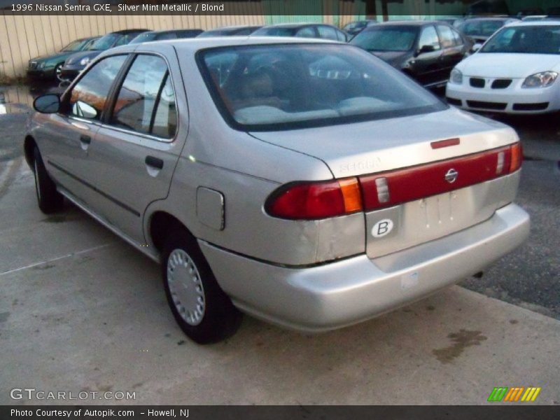 Silver Mint Metallic / Blond 1996 Nissan Sentra GXE