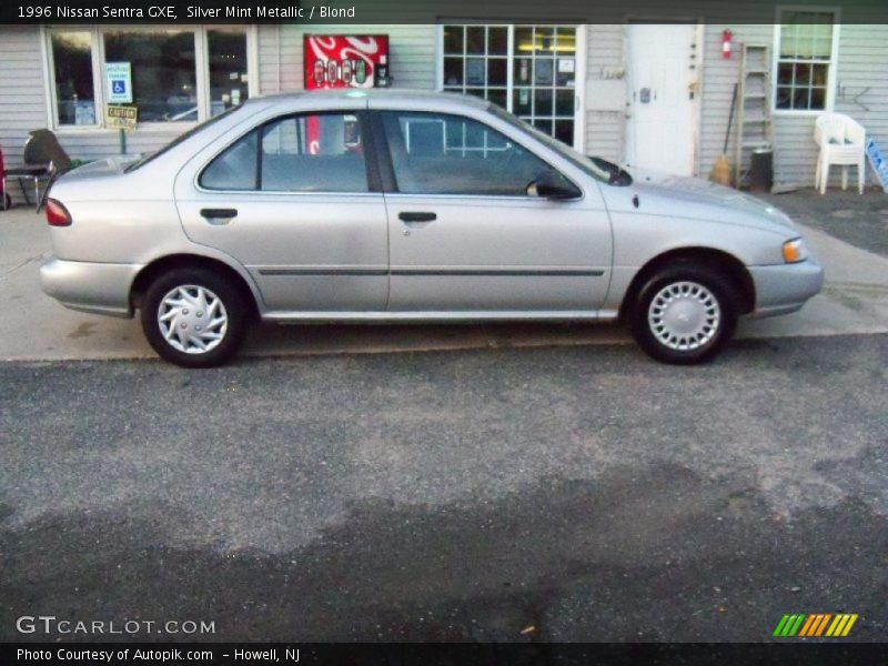 Silver Mint Metallic / Blond 1996 Nissan Sentra GXE