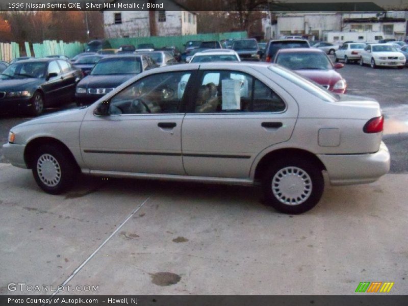 Silver Mint Metallic / Blond 1996 Nissan Sentra GXE