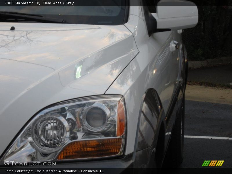 Clear White / Gray 2008 Kia Sorento EX