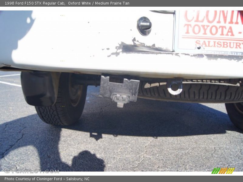 Oxford White / Medium Prairie Tan 1998 Ford F150 STX Regular Cab