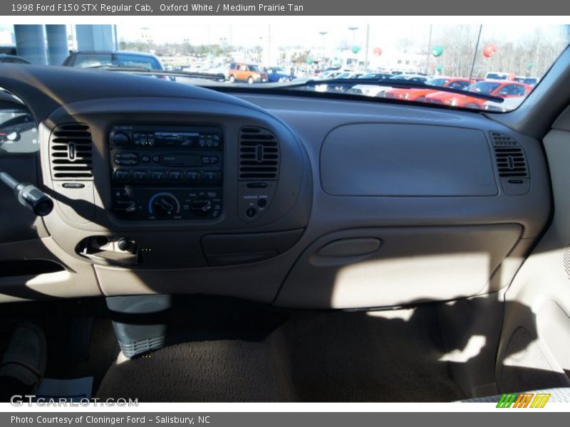 Oxford White / Medium Prairie Tan 1998 Ford F150 STX Regular Cab