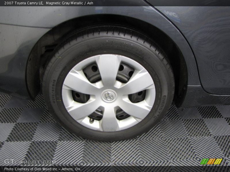 Magnetic Gray Metallic / Ash 2007 Toyota Camry LE