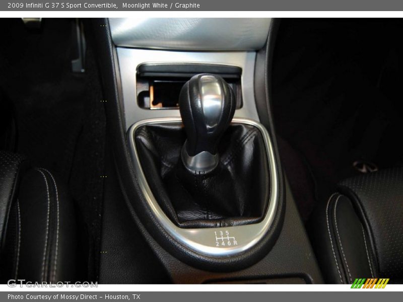  2009 G 37 S Sport Convertible 6 Speed Manual Shifter