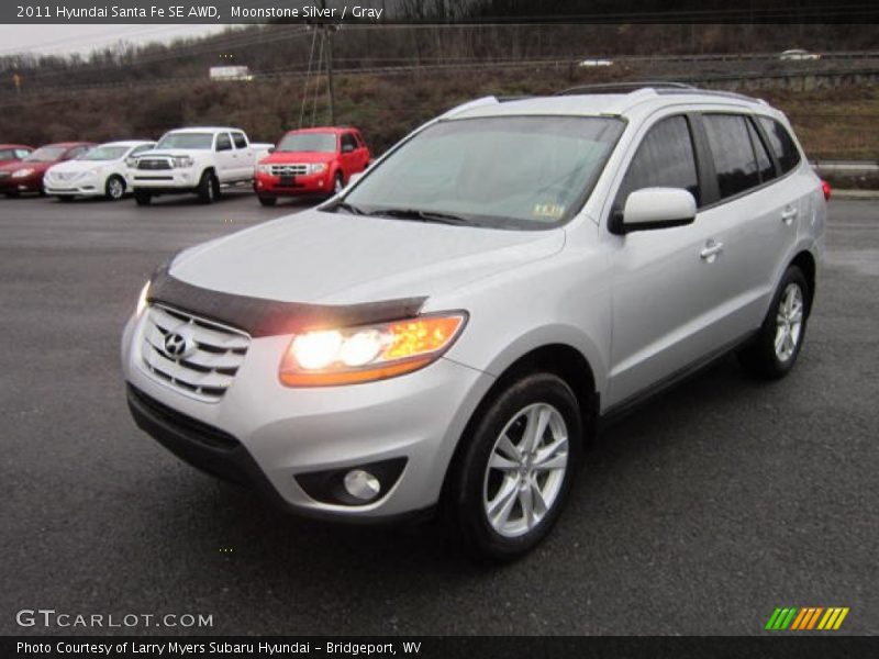 Front 3/4 View of 2011 Santa Fe SE AWD