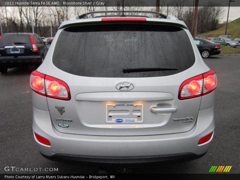 Moonstone Silver / Gray 2011 Hyundai Santa Fe SE AWD