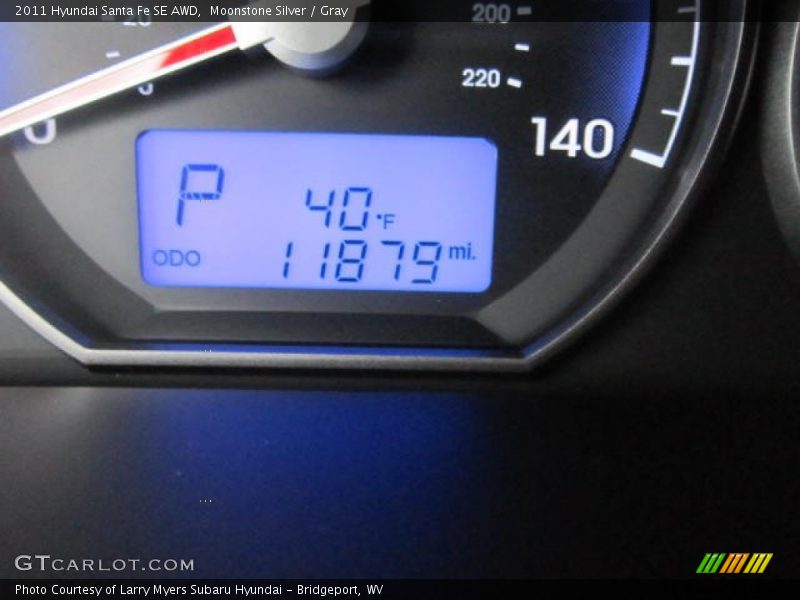 Moonstone Silver / Gray 2011 Hyundai Santa Fe SE AWD