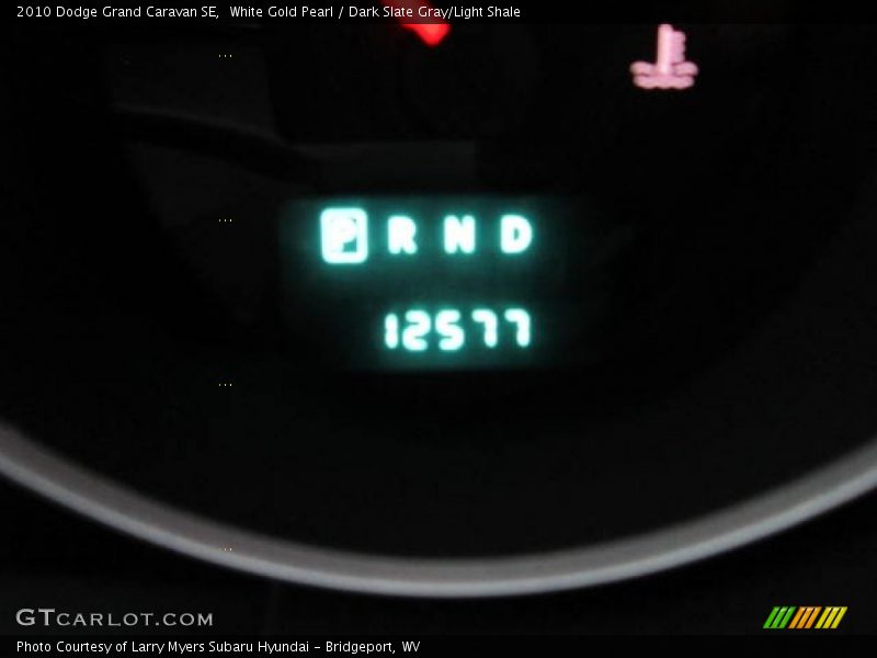 White Gold Pearl / Dark Slate Gray/Light Shale 2010 Dodge Grand Caravan SE