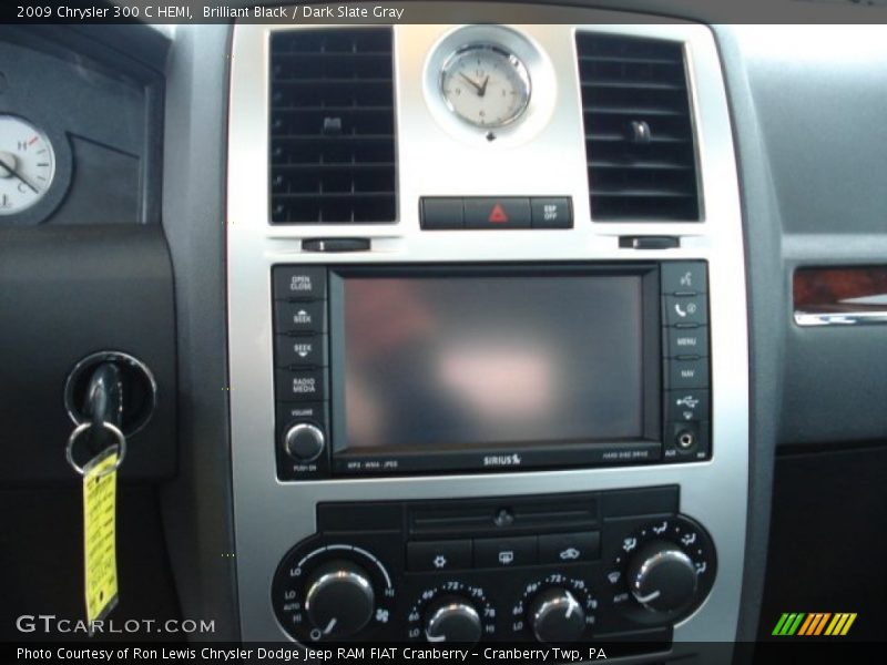 Brilliant Black / Dark Slate Gray 2009 Chrysler 300 C HEMI
