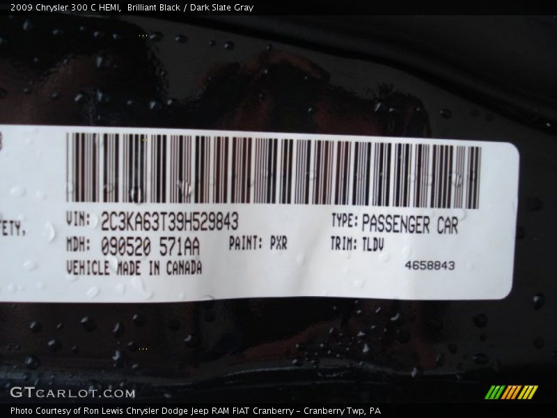 Brilliant Black / Dark Slate Gray 2009 Chrysler 300 C HEMI