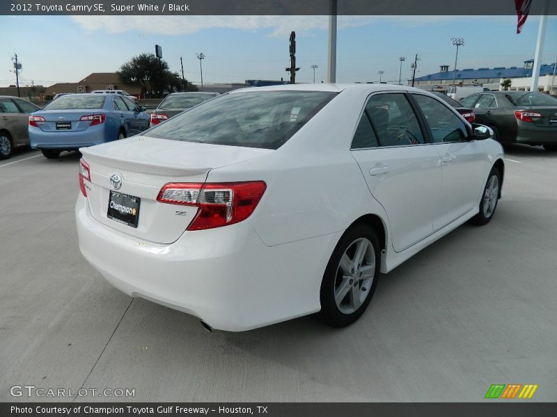 Super White / Black 2012 Toyota Camry SE