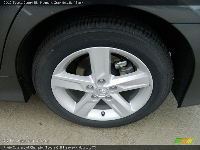 Magnetic Gray Metallic / Black 2012 Toyota Camry SE