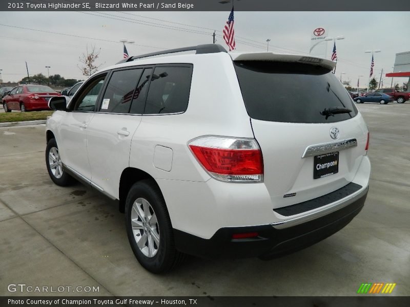 Blizzard White Pearl / Sand Beige 2012 Toyota Highlander SE