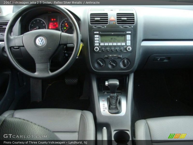 Reflex Silver Metallic / Anthracite 2007 Volkswagen Jetta 2.5 Sedan