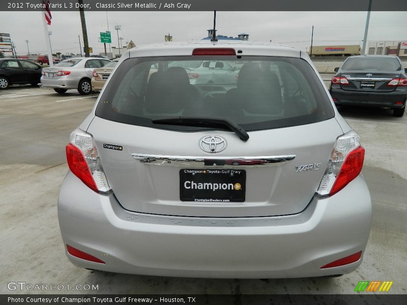 Classic Silver Metallic / Ash Gray 2012 Toyota Yaris L 3 Door